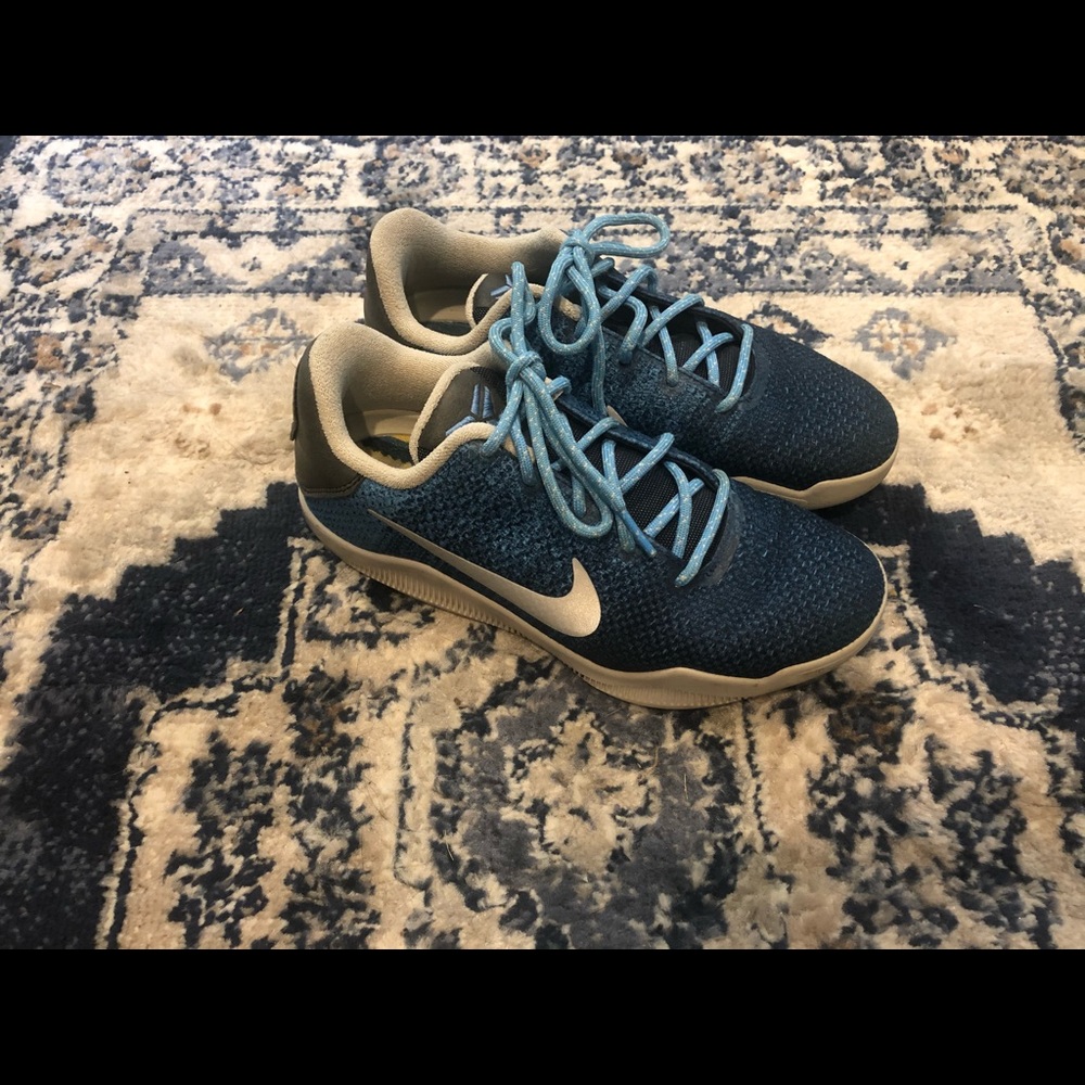 Nike Kobe’s Boys 6Y - Picture 3 of 3